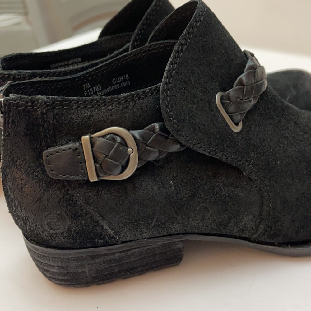 Born black round toe ankle boots sizes of 7 7.5 - Picture 6 of 10